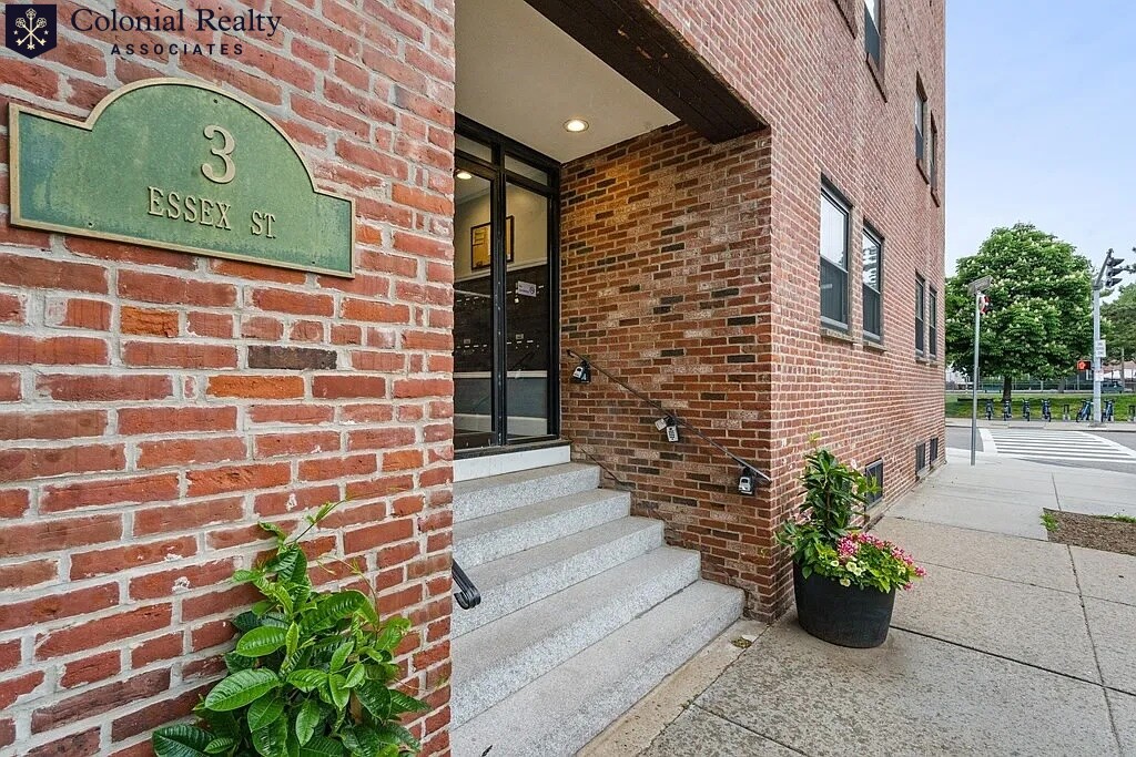 3 Essex St, Charlestown