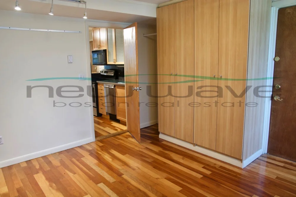 702 Massachusetts Ave, South End