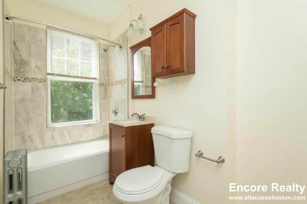 286 Chestnut Hill Ave, Brighton