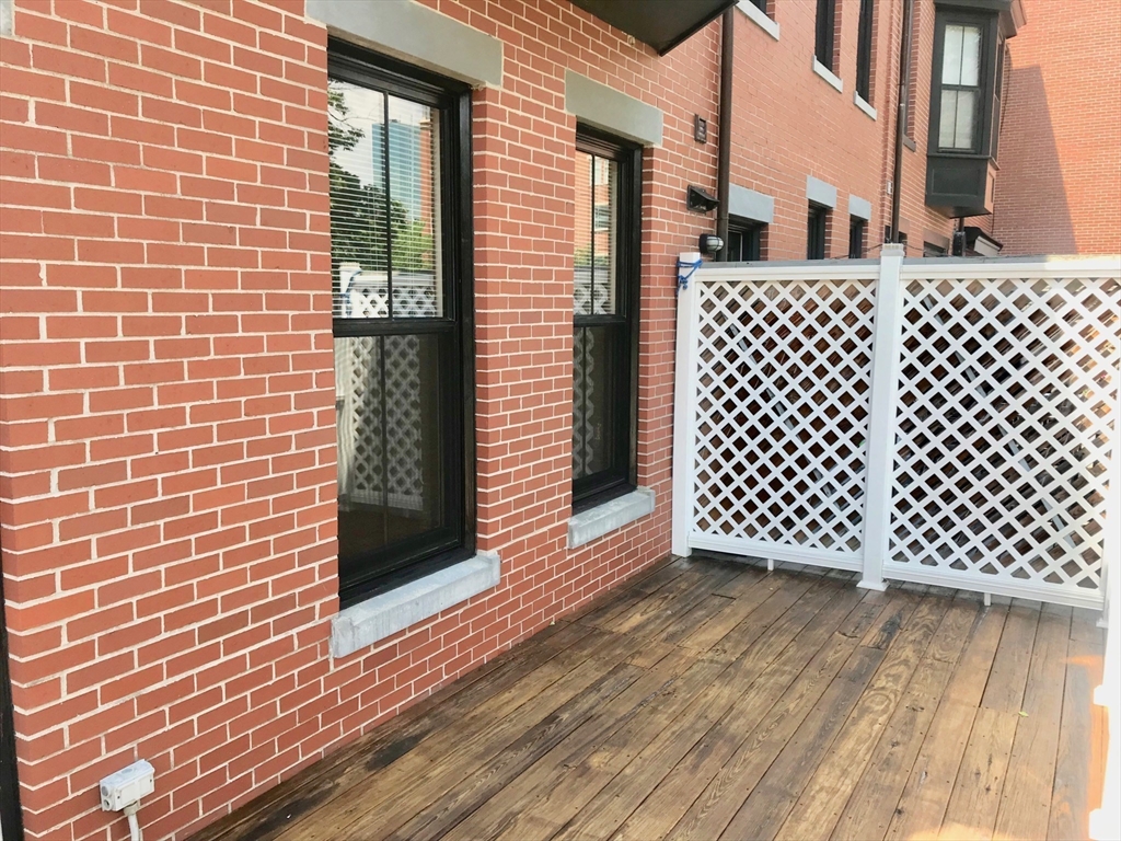 10 East Concord, South End