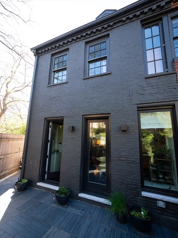 214 Third St, East Cambridge