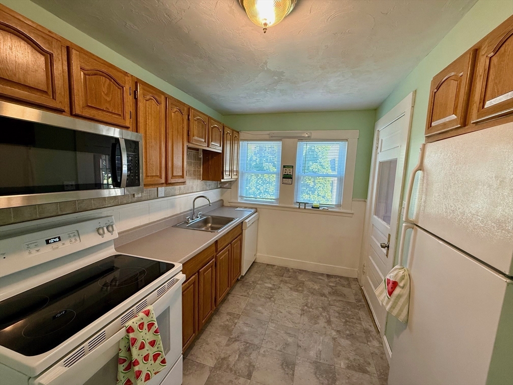 104 South Main St, Mansfield