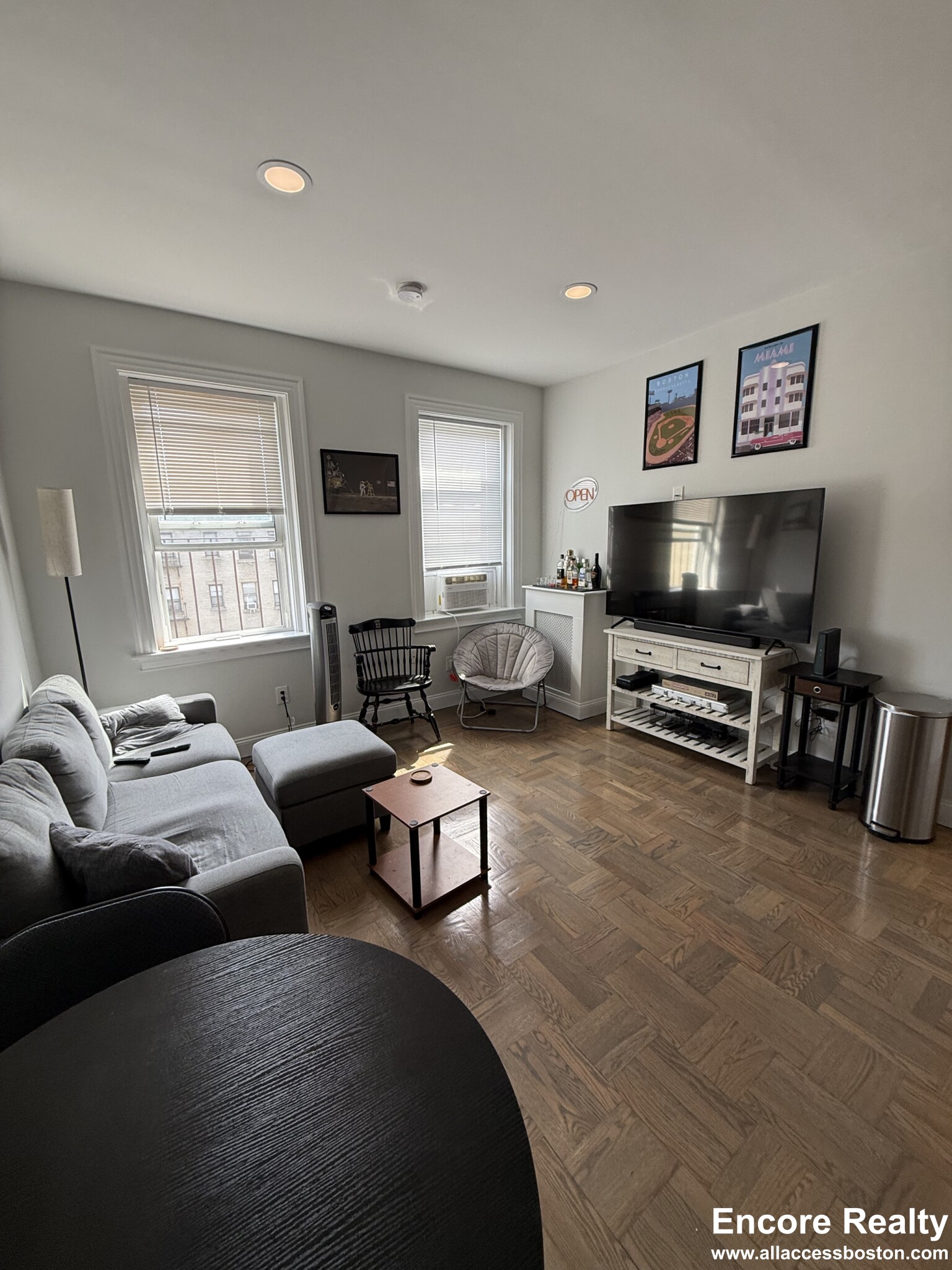 28 Queensberry St, Fenway