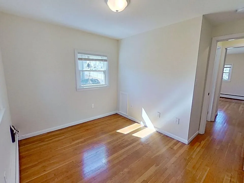 8 Friend St, South Side