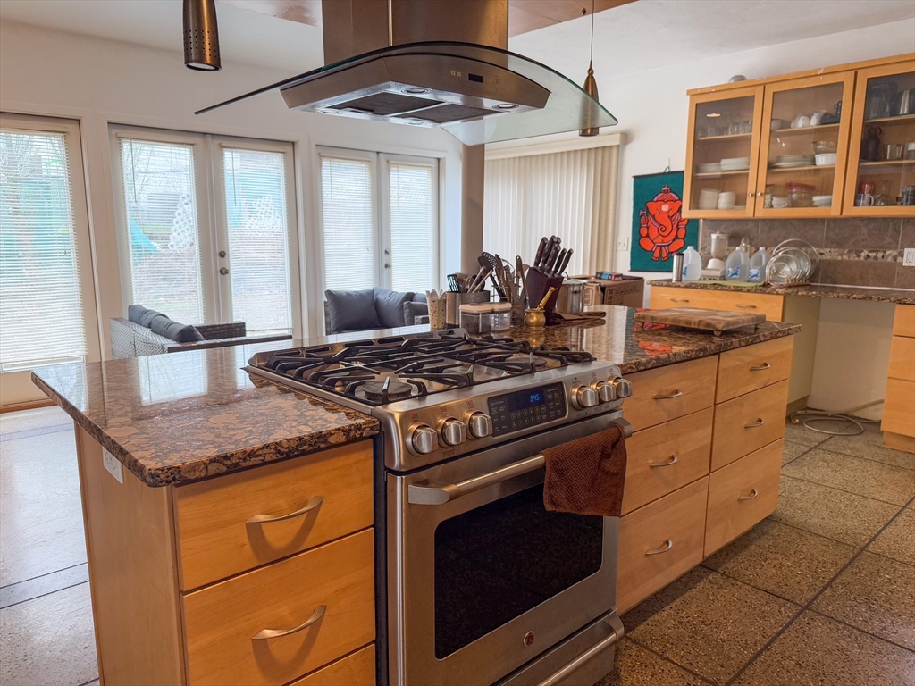 5 Avondale Ave, Billerica