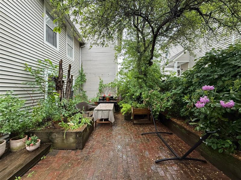 32 Warwick St, Powder House Square