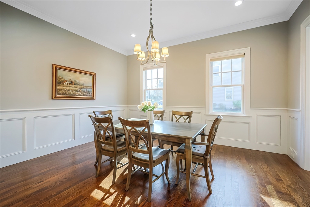 7 Marshall Rd, Wellesley