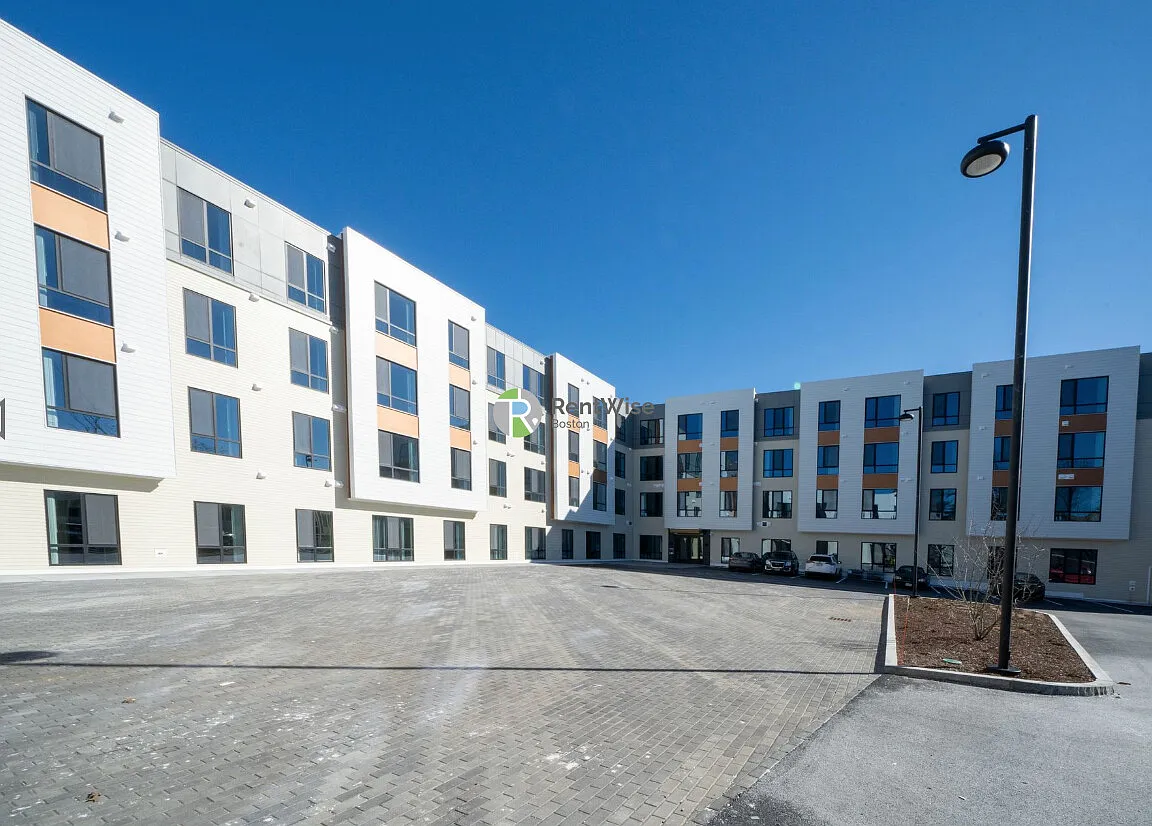 289 Walk Hill St, Roslindale