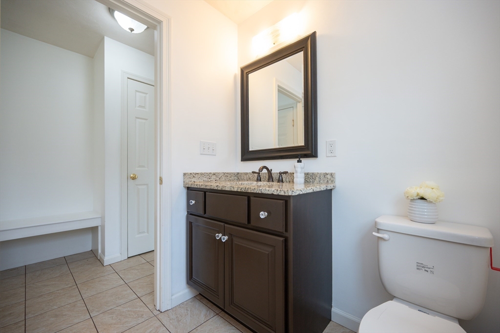 7 Willow Brook Ln, Blackstone