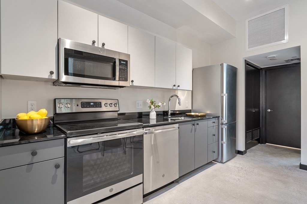 1060 Broadway, Teele Square