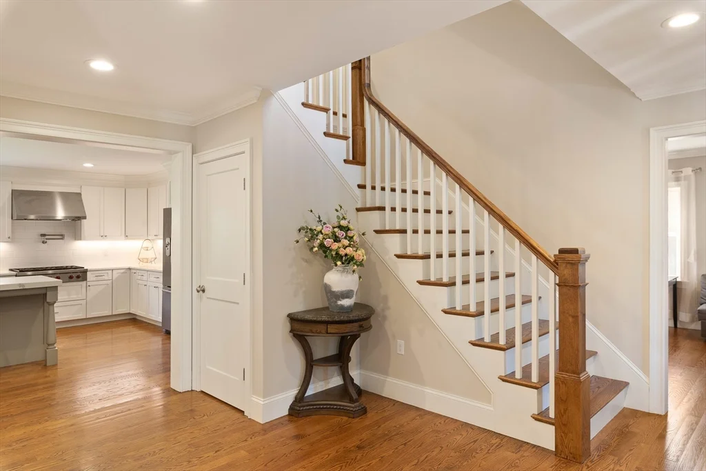 24 Dogwood Ln, Birds Hill