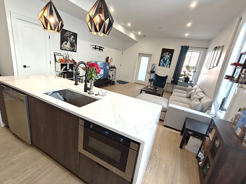 44 Glendale, Dorchester