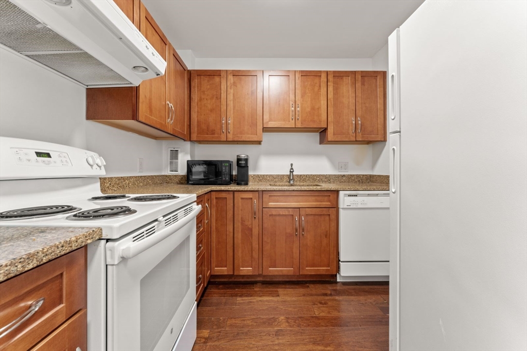 19 Winchester St, Coolidge Corner