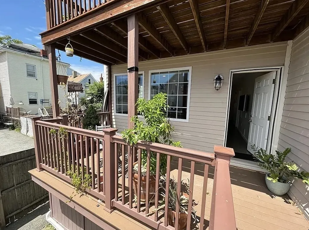 20R Cross St, East Somerville