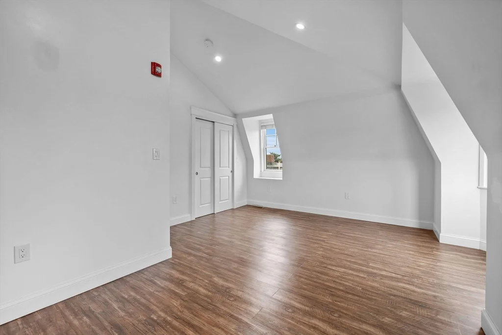 103-105 Broadway, Chelsea