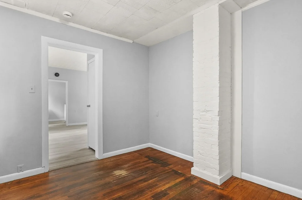 132 Bartlett, Lowell