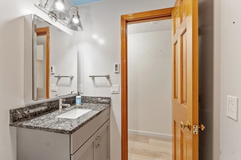 105 Granite St, Rockport