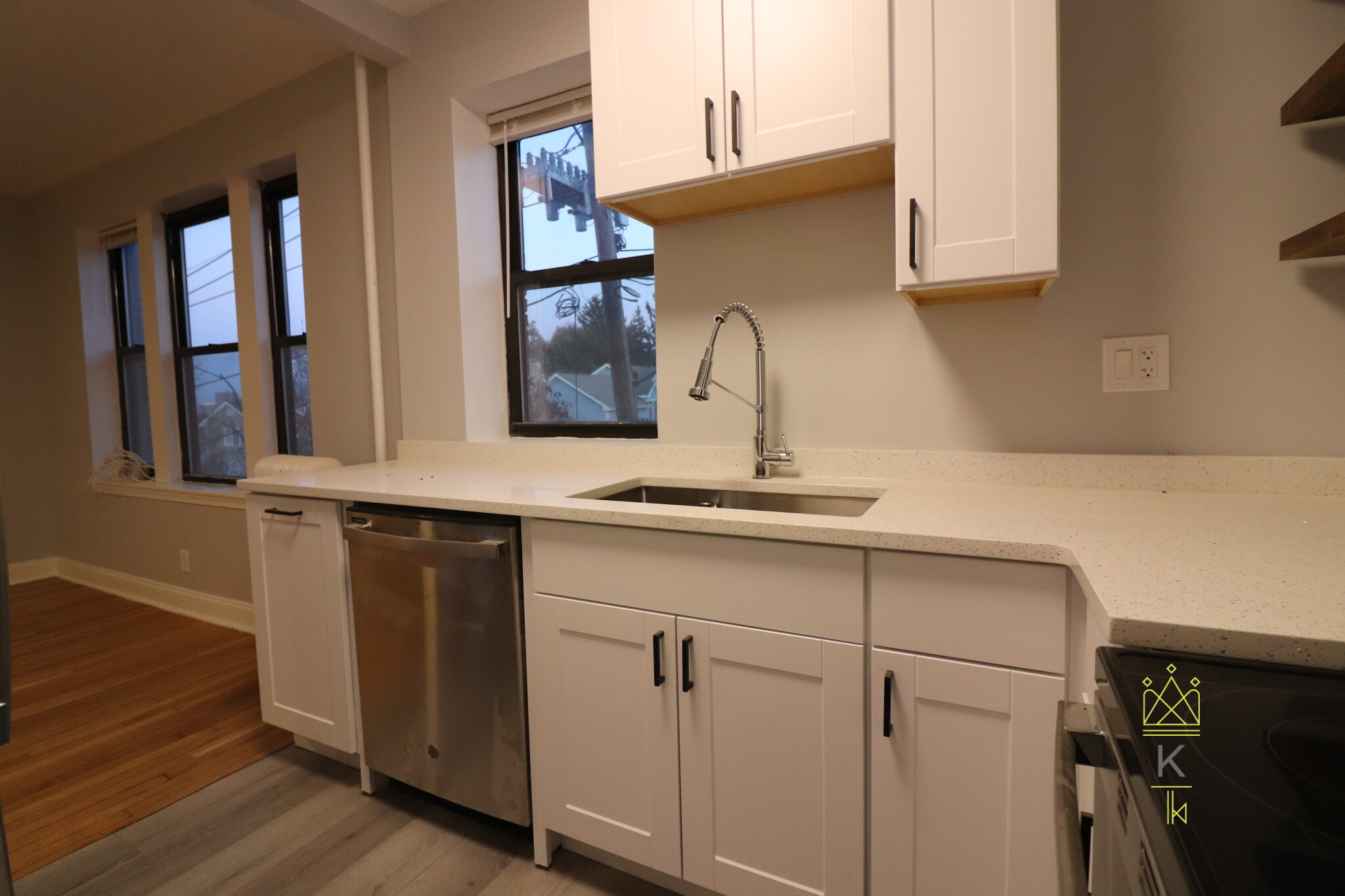 313 Summit Ave, Brighton