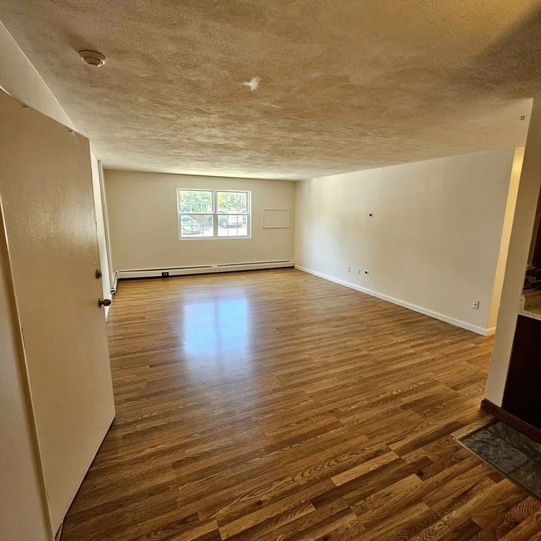 245 Boston Post Rd, Marlborough