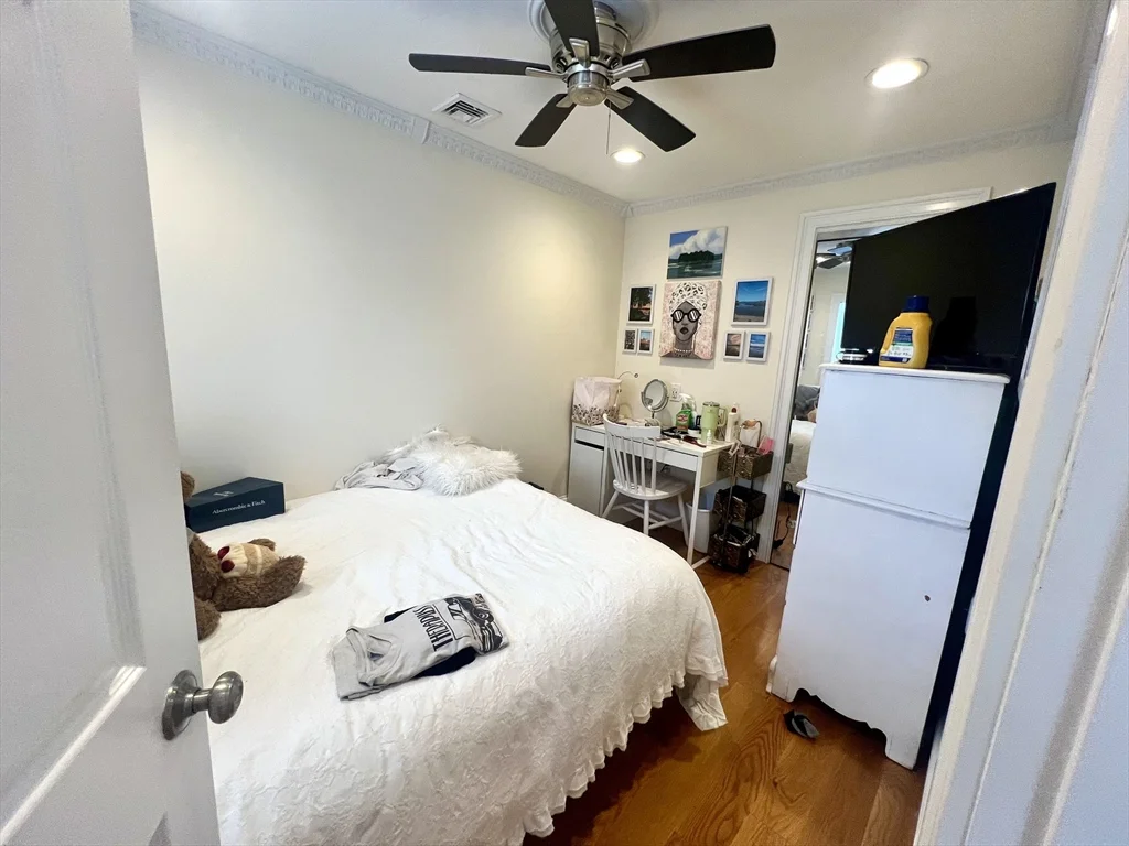 245 E St, South Boston