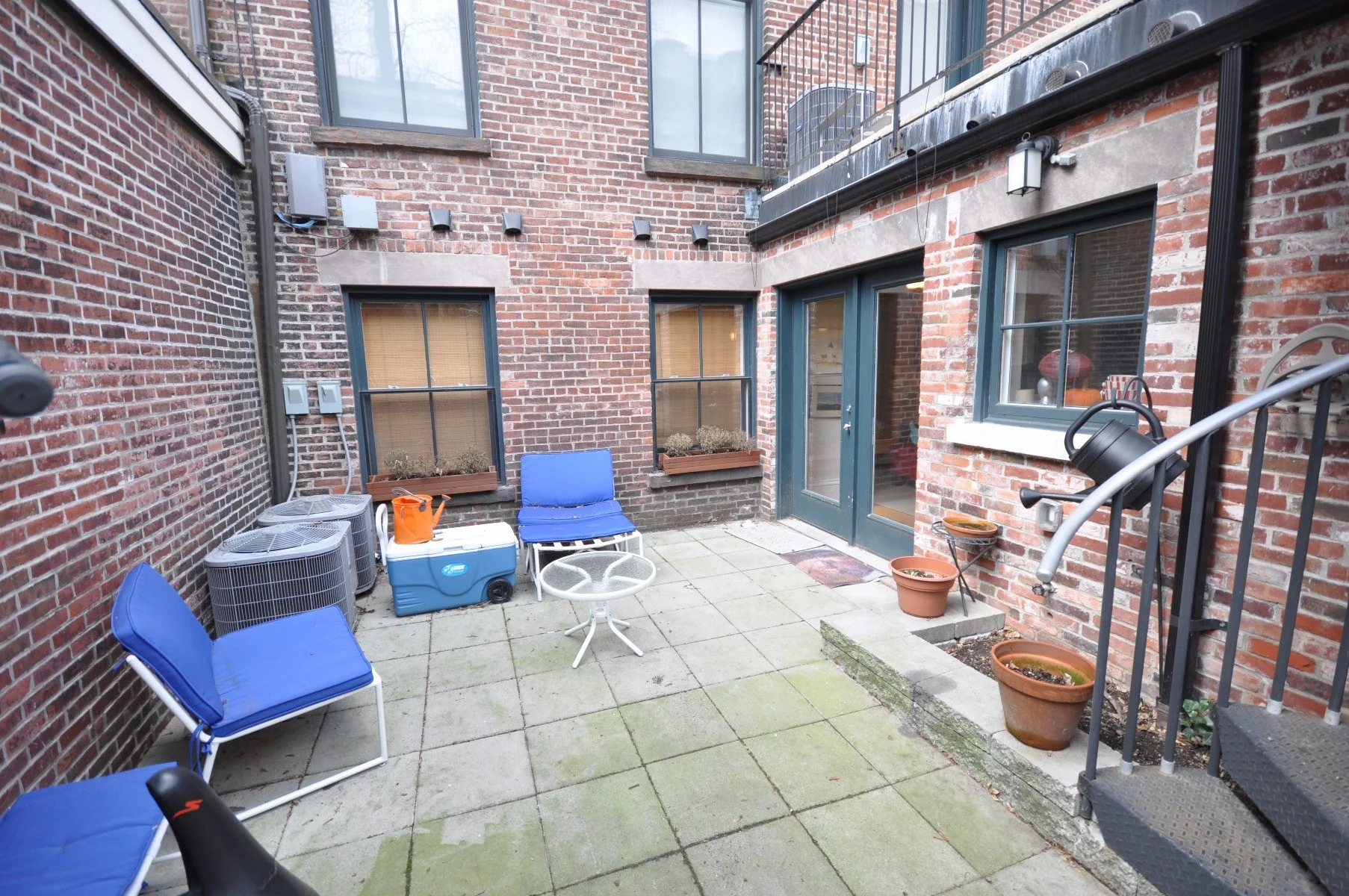 658 Massachusetts Ave, South End