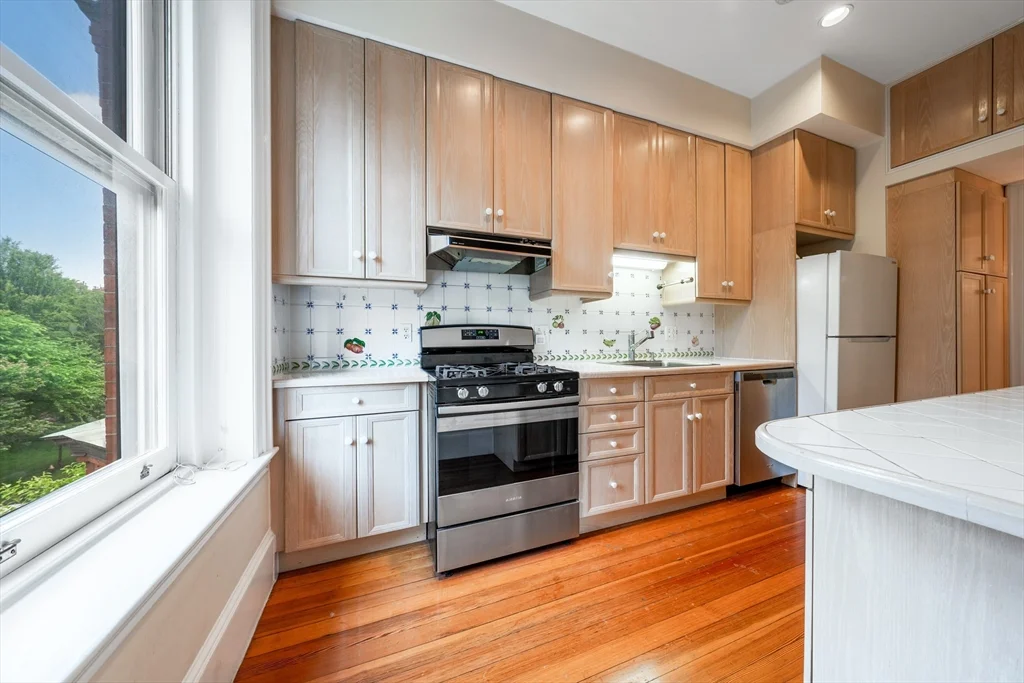 218 Commonwealth Ave, Back Bay