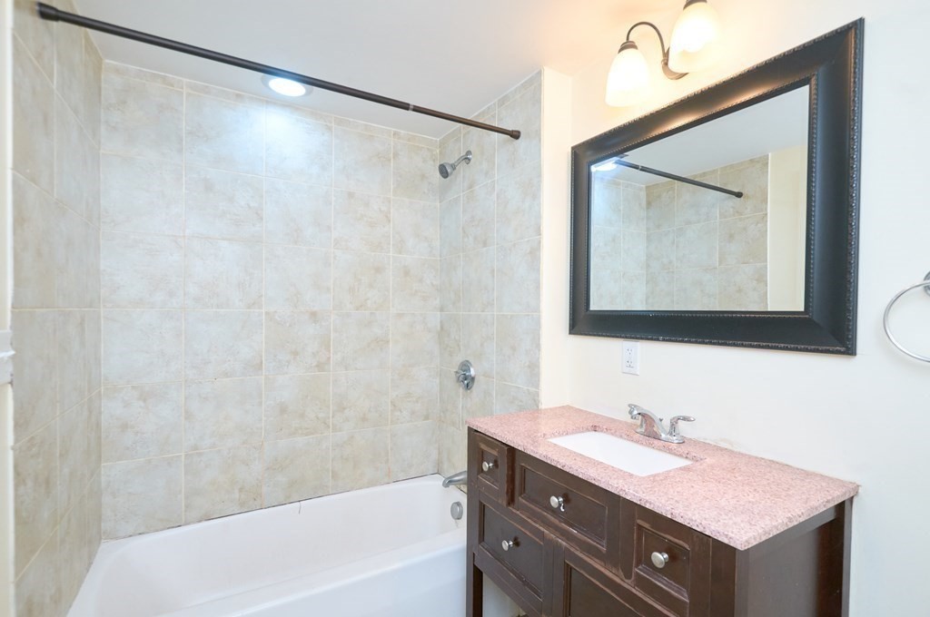 9 Mission St, Mission Hill