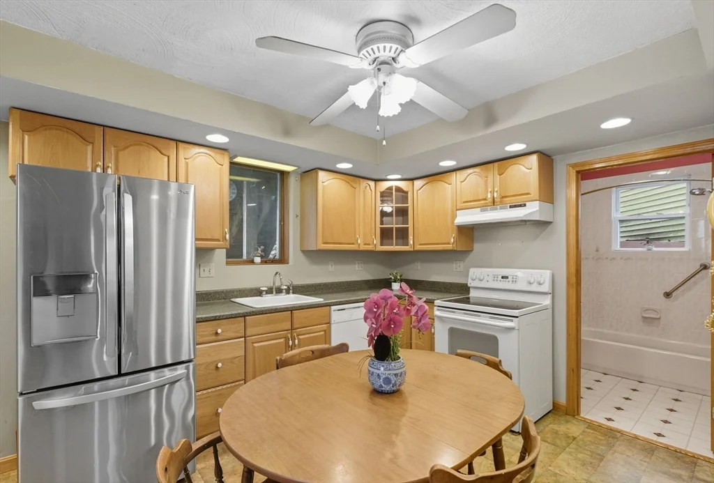 60 Haines St, Medford