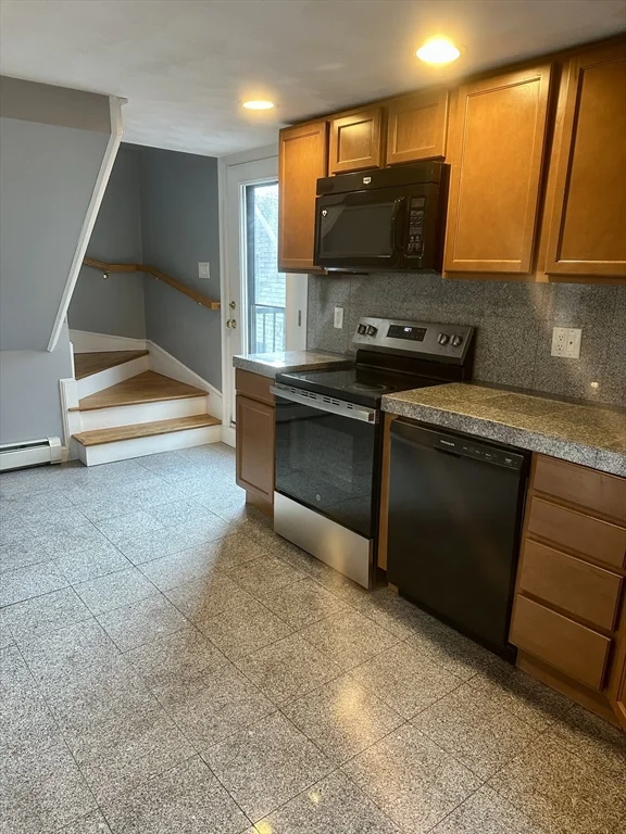 3 Commercial St, Marblehead