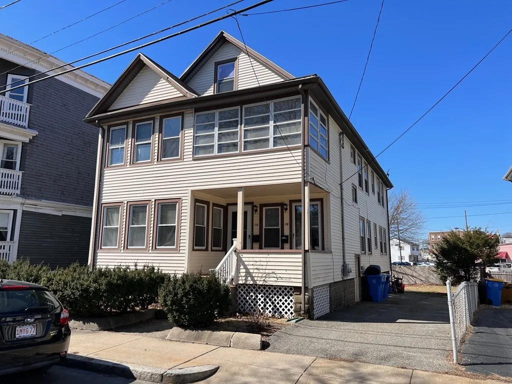 14 Beach Rd, Winthrop