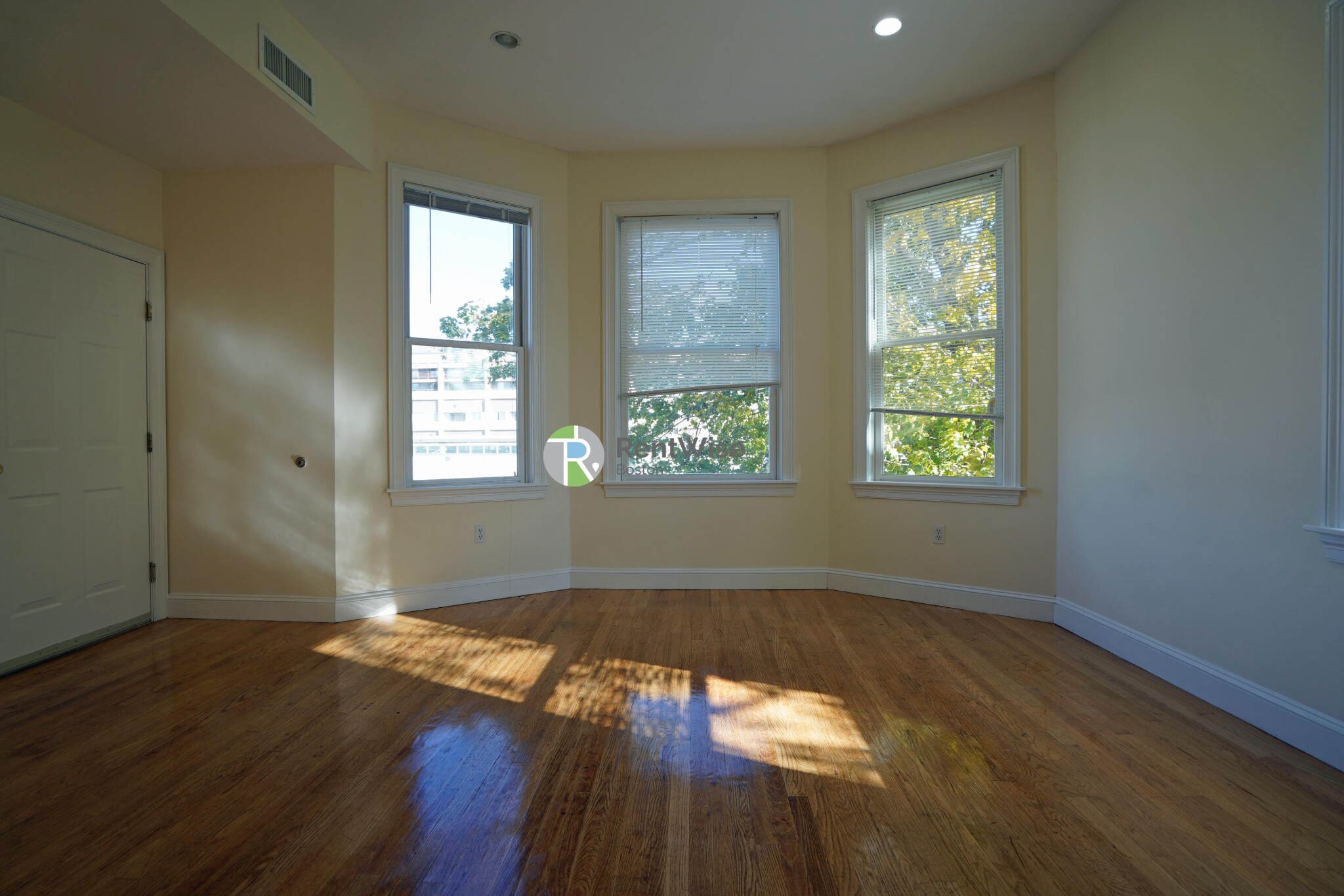 9 Gardner Ter, Allston