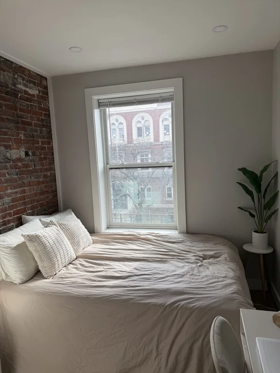 536 E Broadway, South Boston