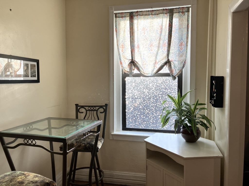 64 Queensberry, Fenway