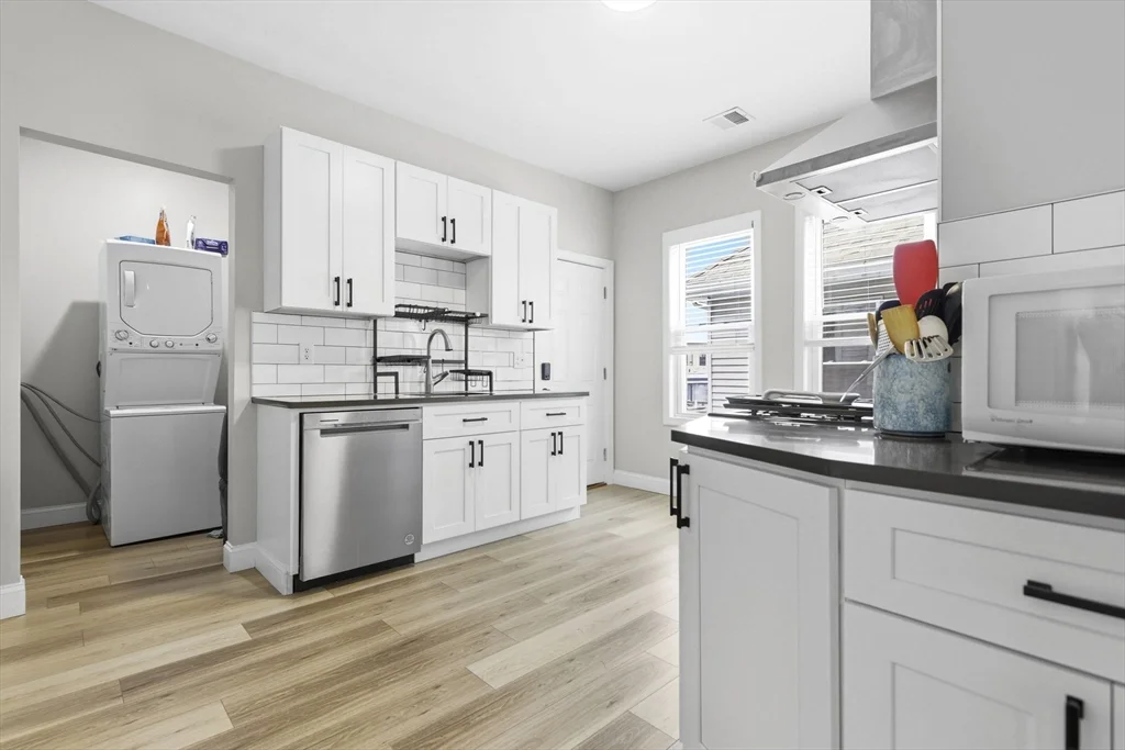 125-127 Arsenal St, Watertown