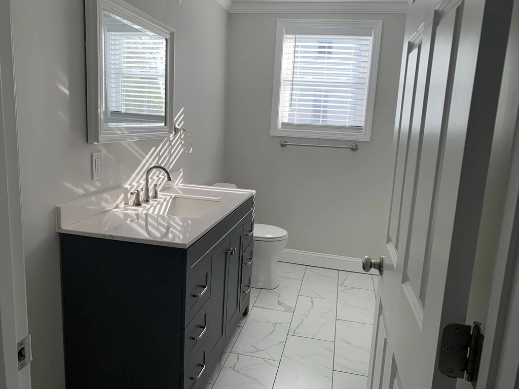 20 Meadow St, Fall River