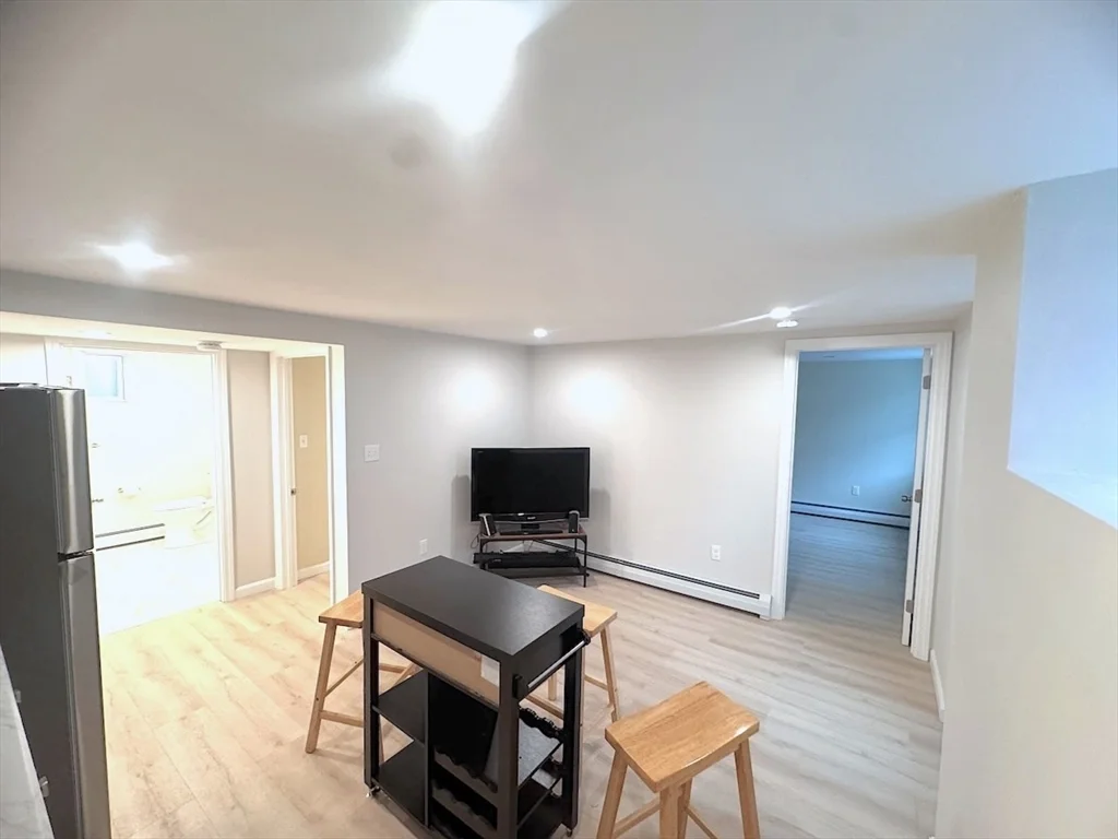 39 Cottage St, Stoneham