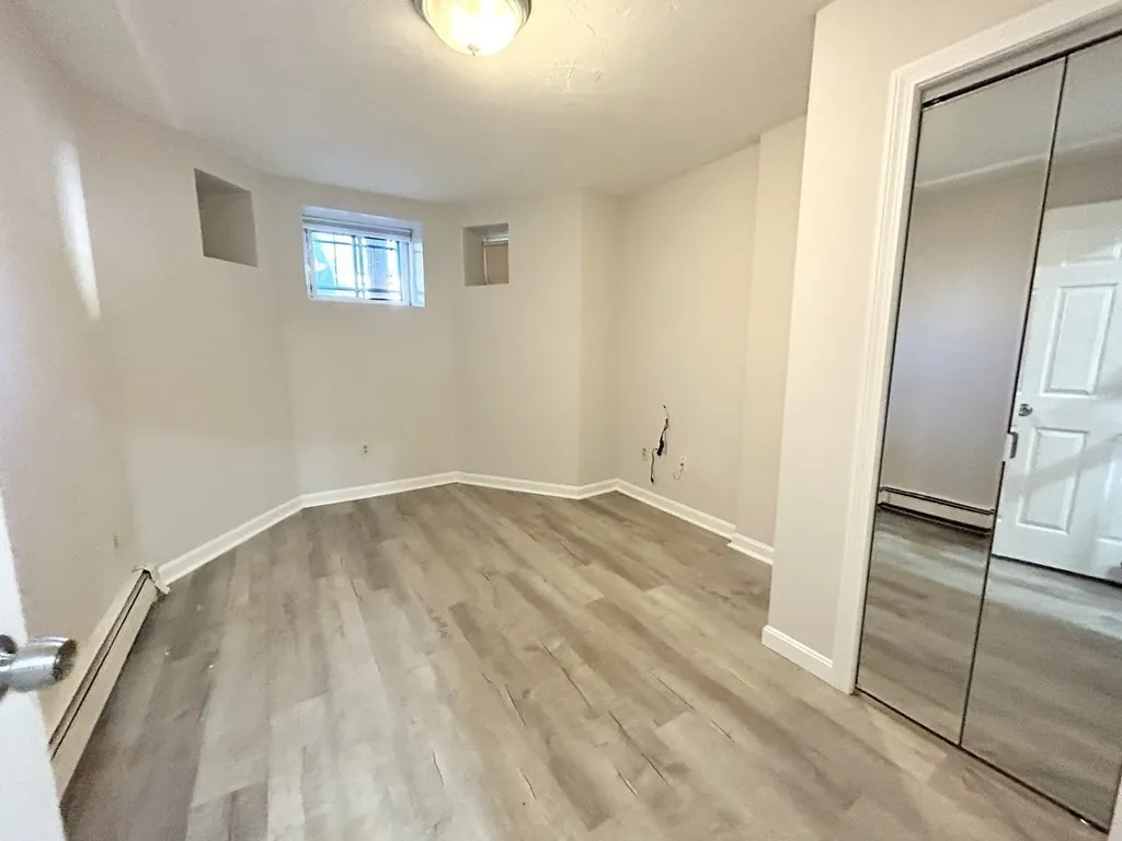 92 Hammond St, Roxbury