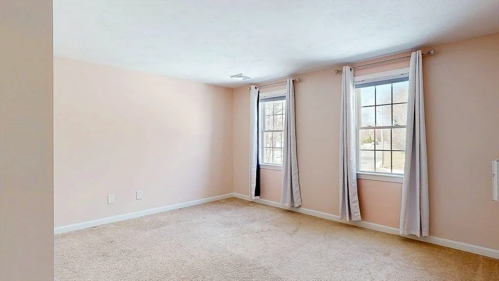 12 Coldbrook Rd, Millbury