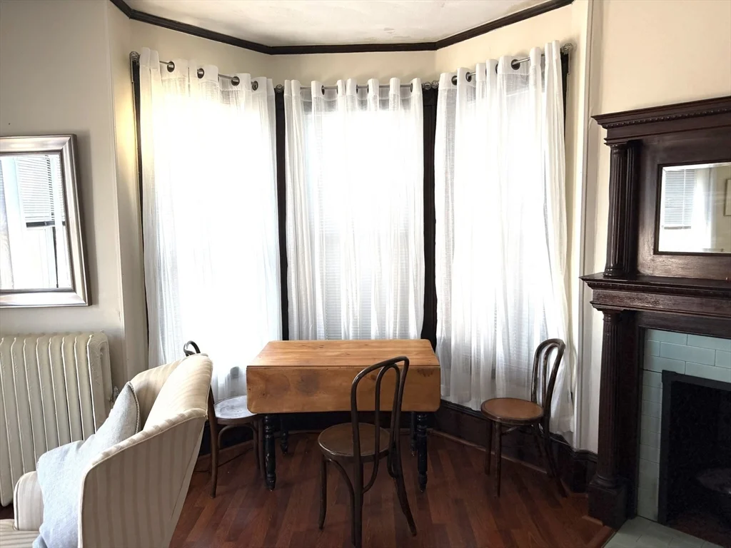 110 Grovers Ave, Winthrop