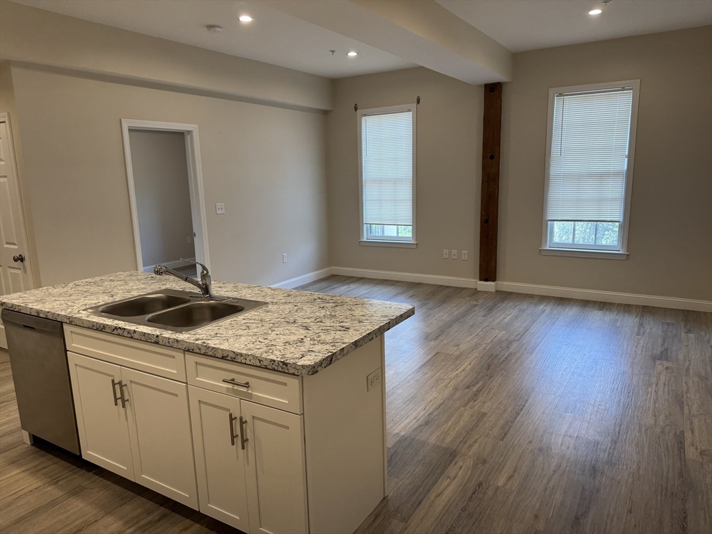 275 Broadway, Methuen