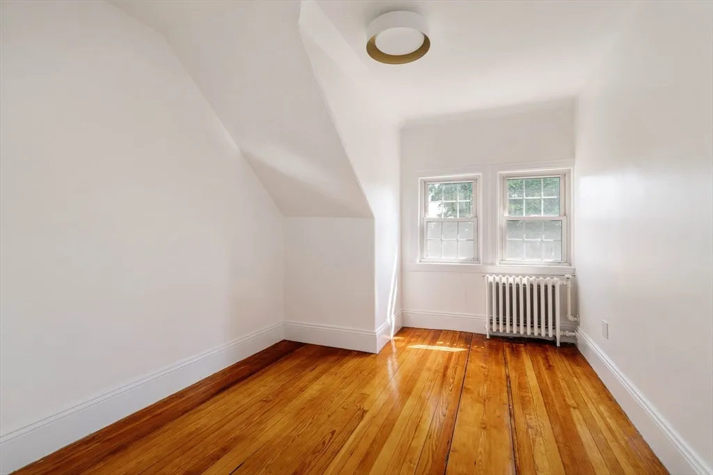 18 Newcastle Rd, Brighton