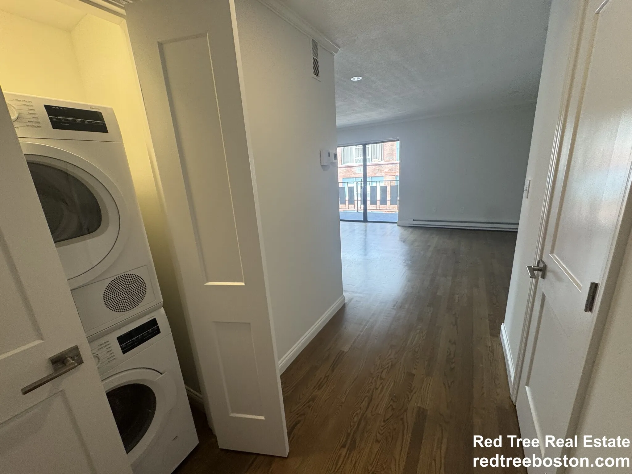 320 Hammond Pond Pkwa, Chestnut Hill