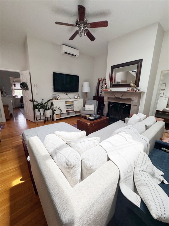 8 Worcester Sq, South End