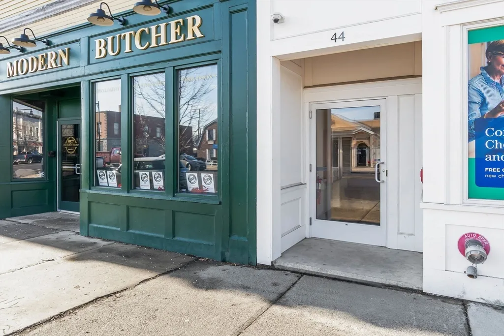 44 Maple St, Danvers Center