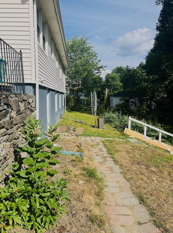 13 Columbine Rd, Worcester