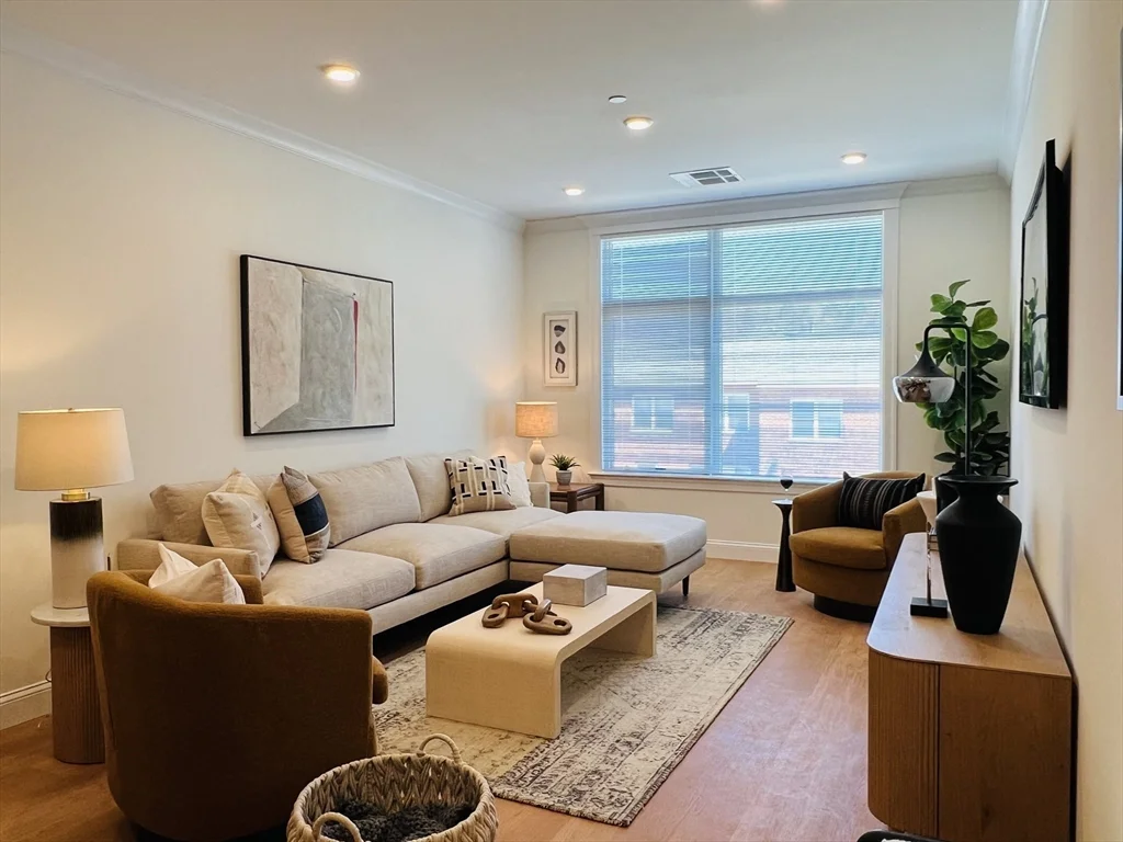 201 Sherman Rd, Chestnut Hill