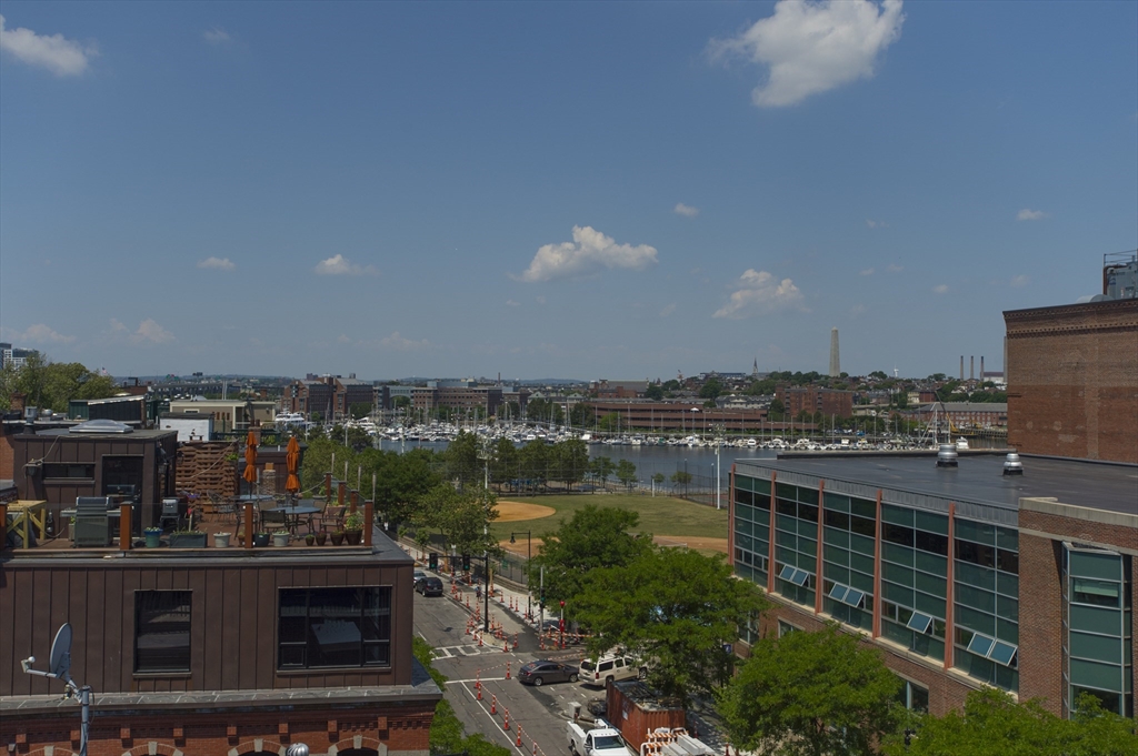 440 Commercial St, Waterfront