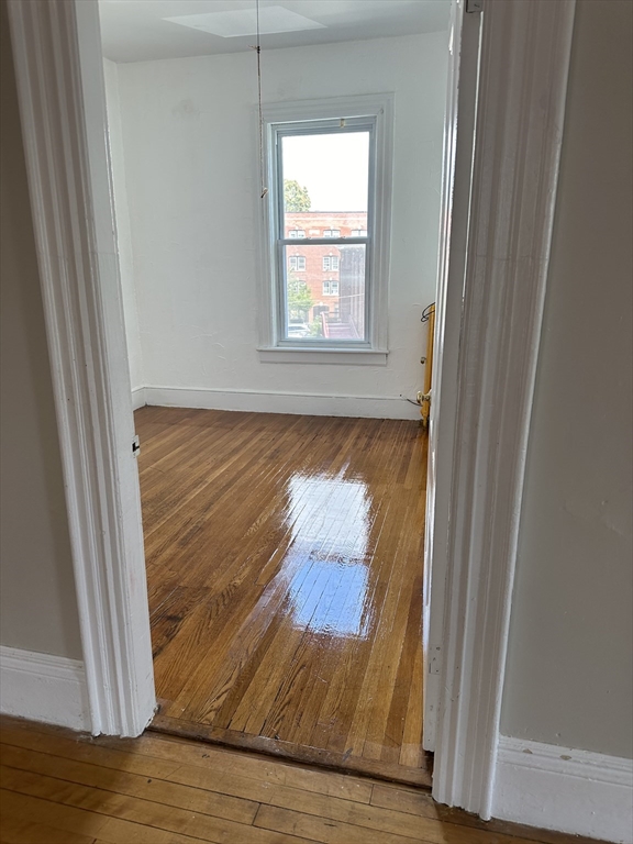 33 Russel, Worcester