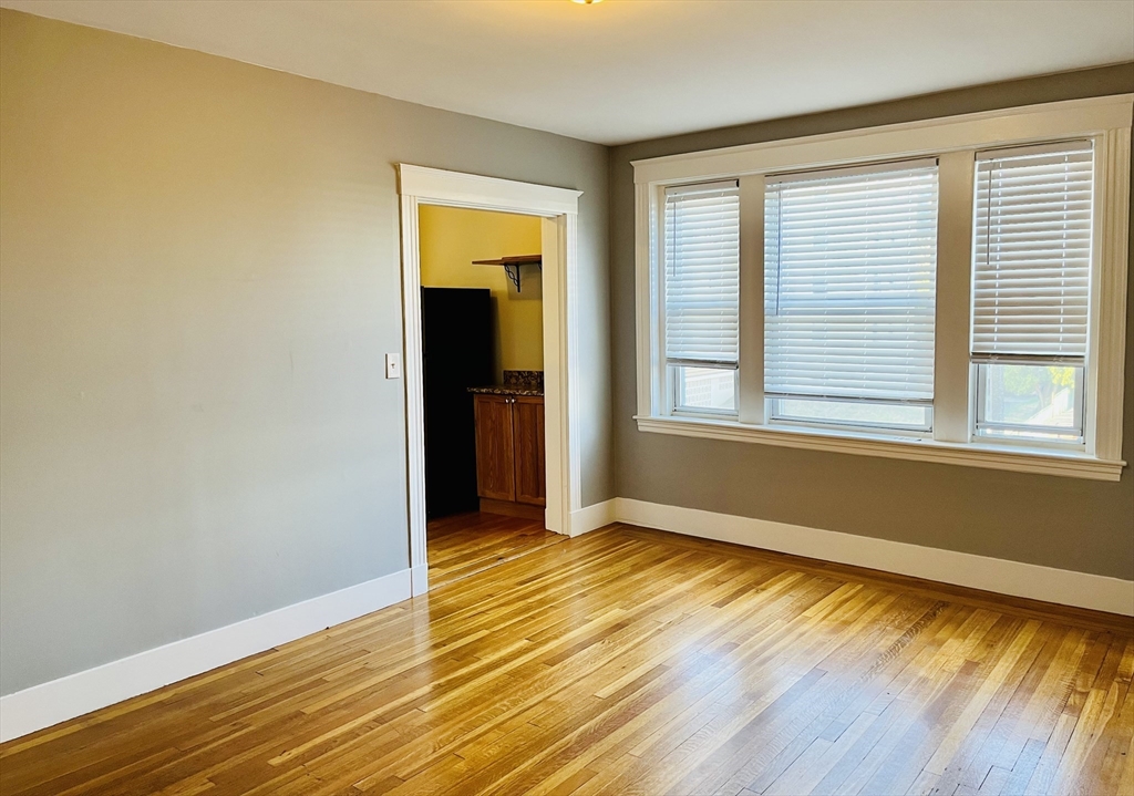 1607 Commonwealth Ave, Brighton