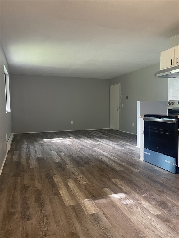 8 New Plainville Rd, New Bedford